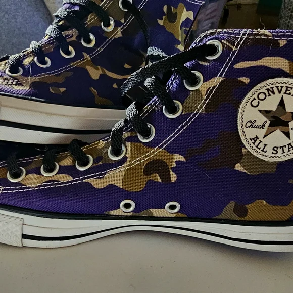 Camouflage High-Top Sneakers - Picture 8 of 11